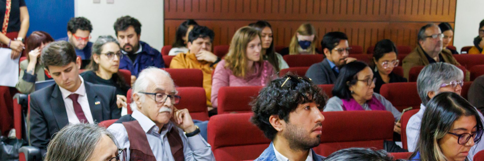 Financiamiento de los servicios públicos para construir una sociedad del cuidado en Chile: Una conversación necesaria